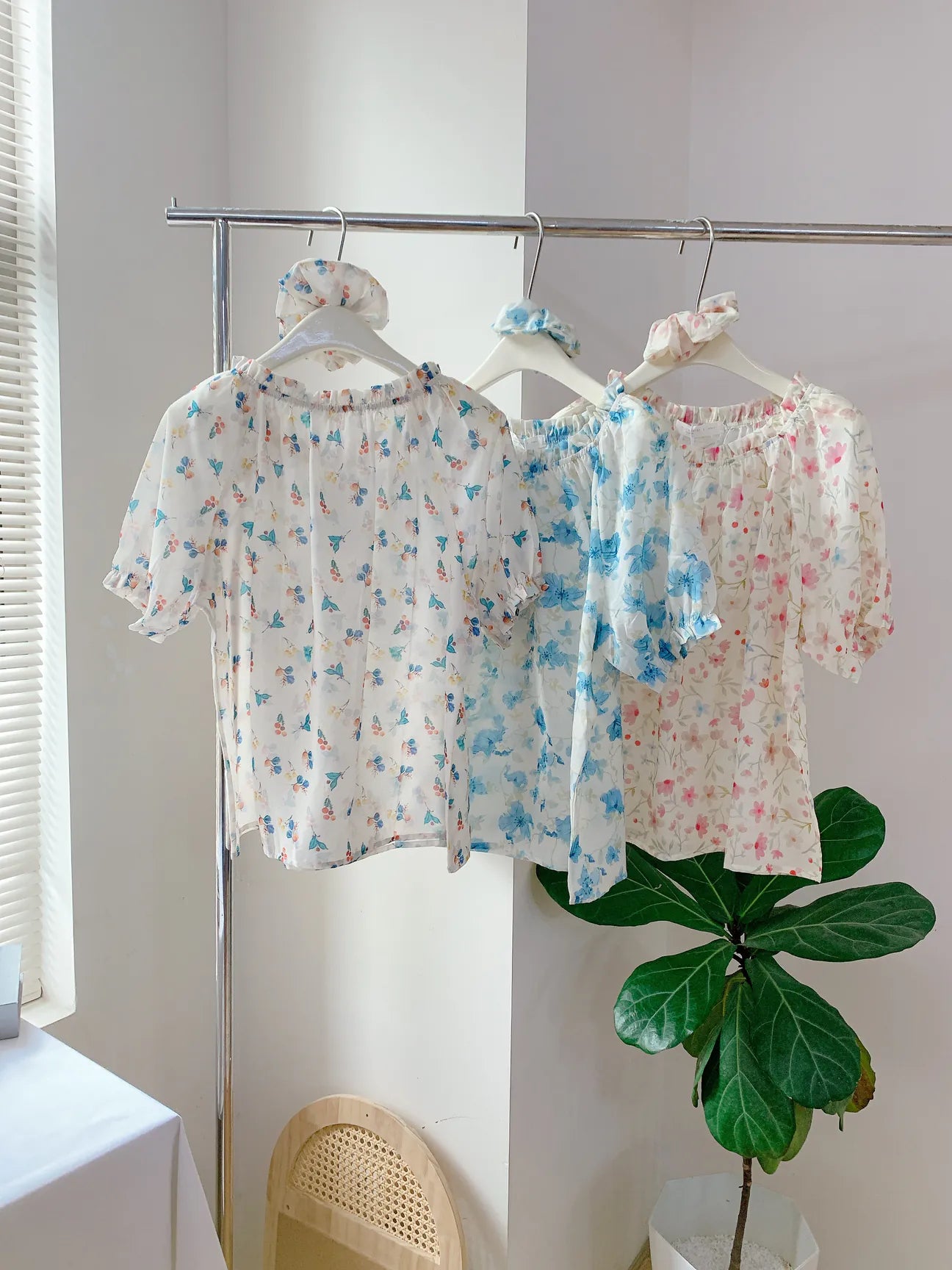 HELLO MILK TEE- 85246 碎花上衣
