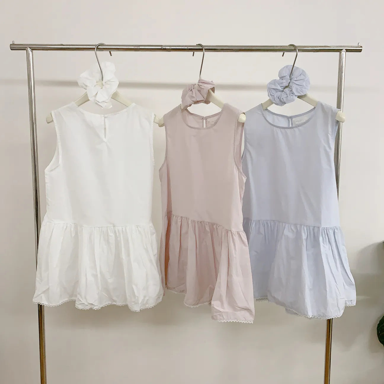 HELLO MILK TEE- 84653 背心上衣 白色