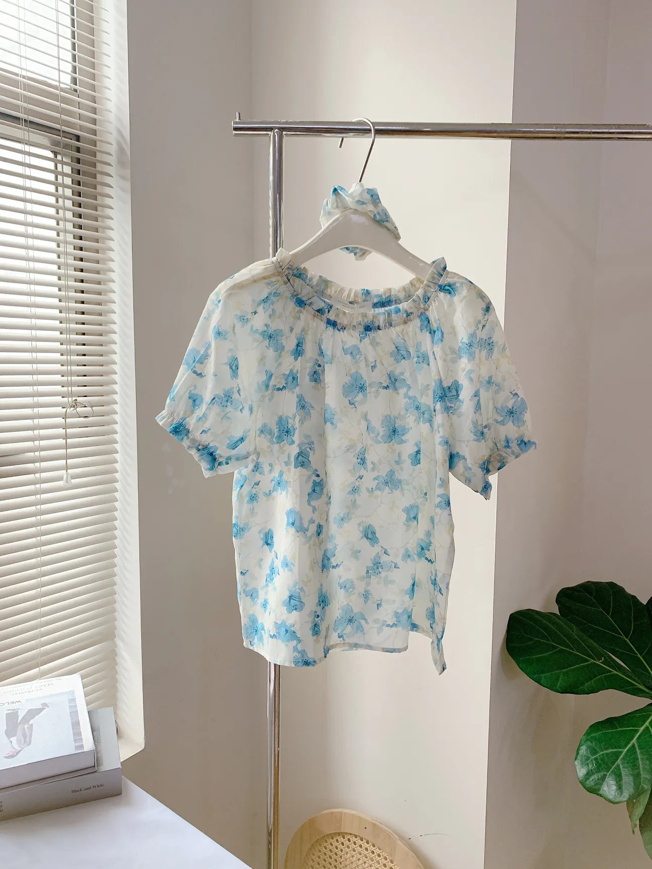 HELLO MILK TEE- 85246 碎花上衣