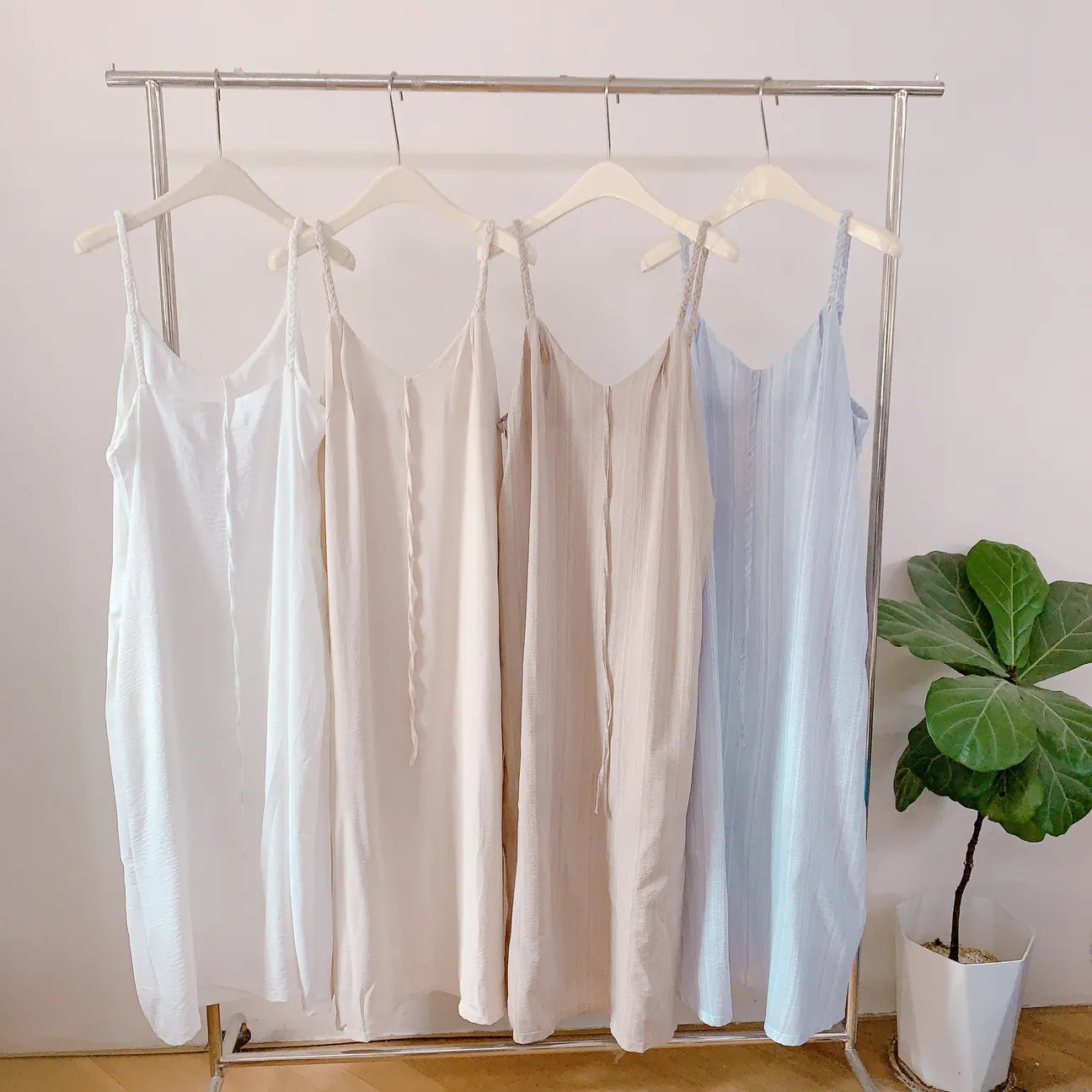 HELLO MILK TEE- 85028 吊帶連衣裙