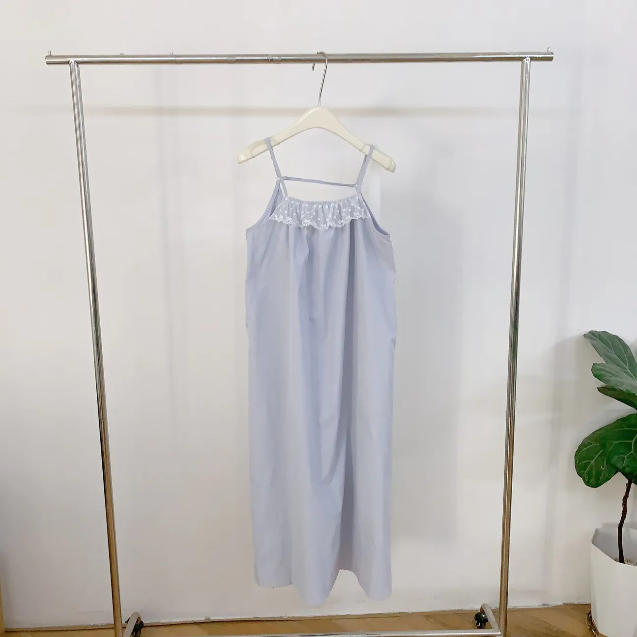 HELLO MILK TEE- 84682 氣質吊帶裙