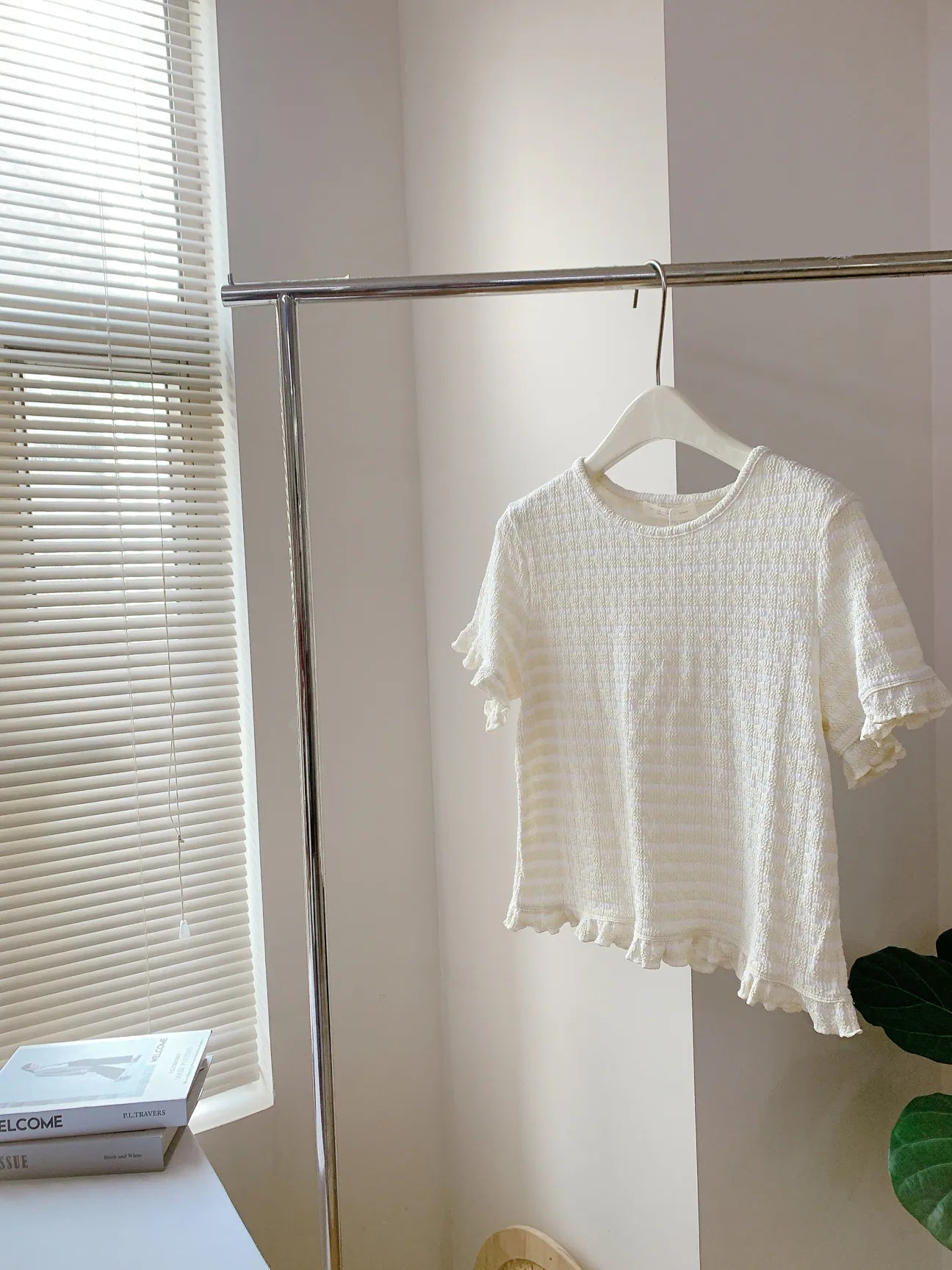 HELLO MILK TEE- 85307 條紋上衣