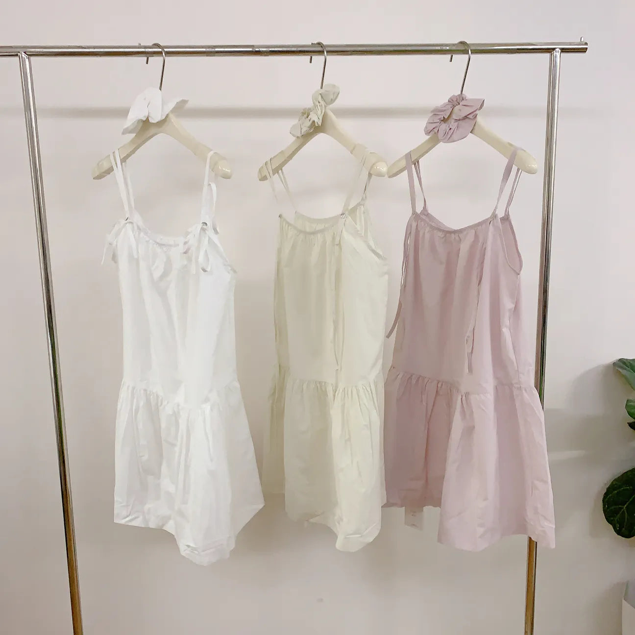 HELLO MILK TEE- 84655 吊帶上衣