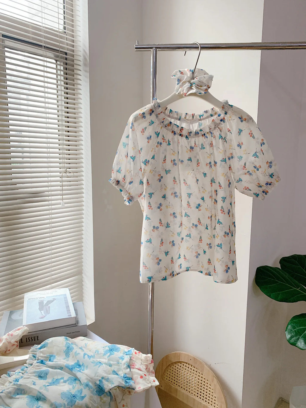 HELLO MILK TEE- 85246 碎花上衣