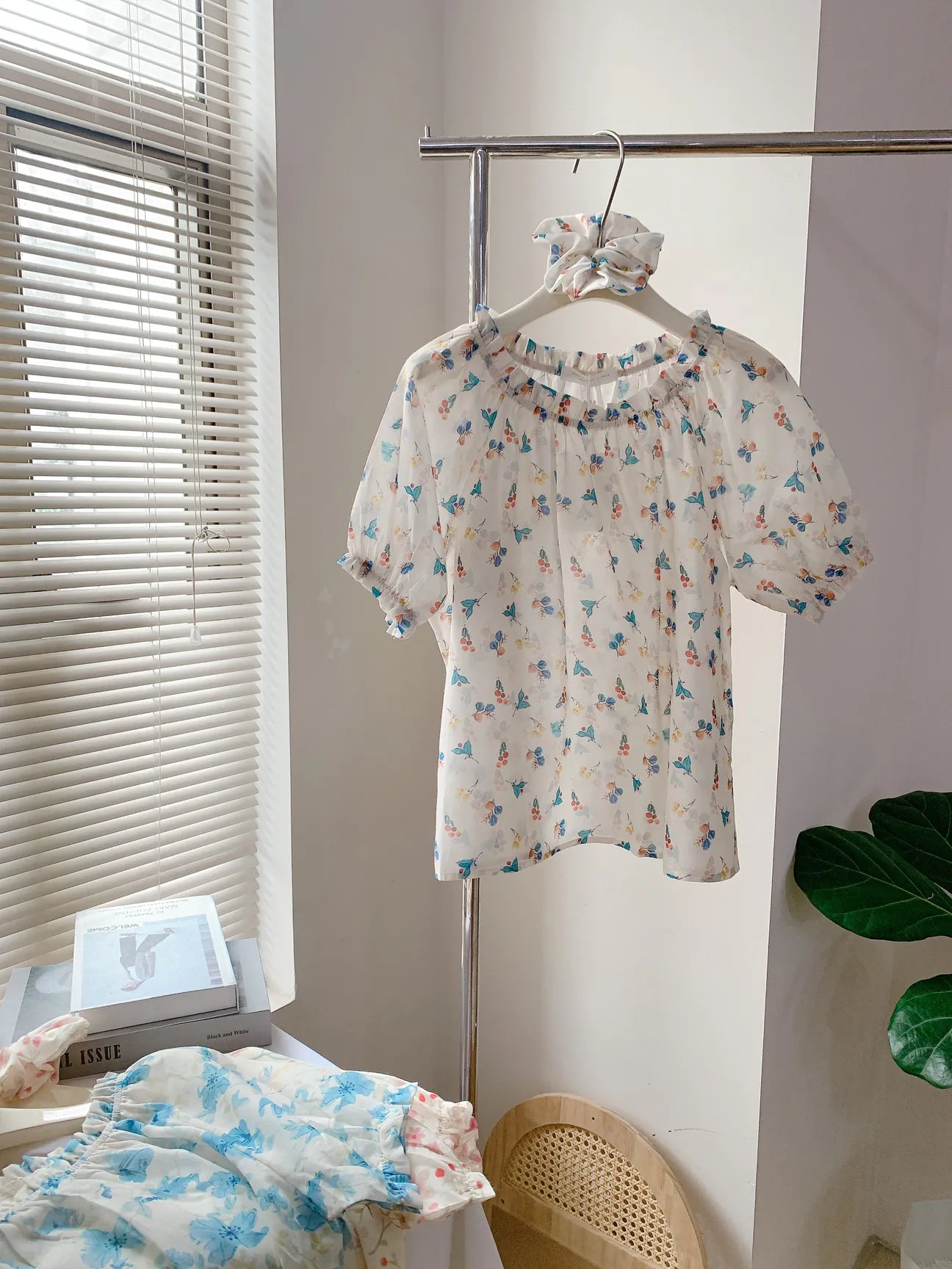 HELLO MILK TEE- 85246 碎花上衣