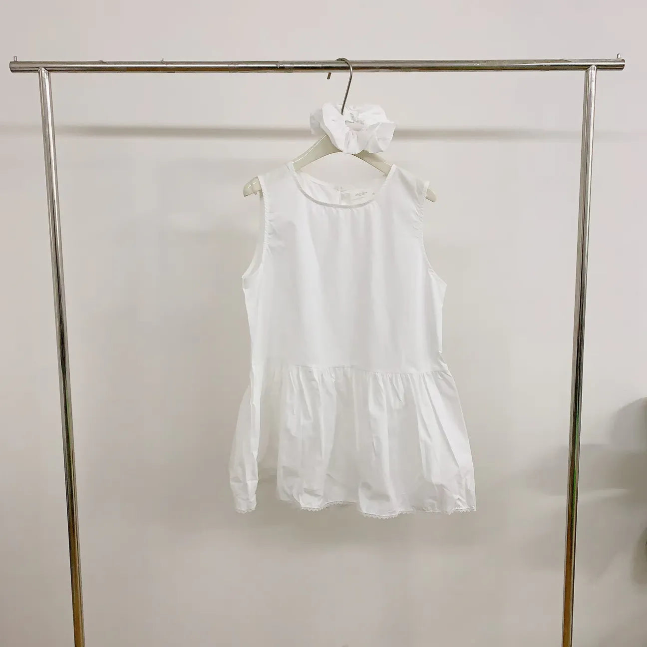 HELLO MILK TEE- 84653 背心上衣 白色