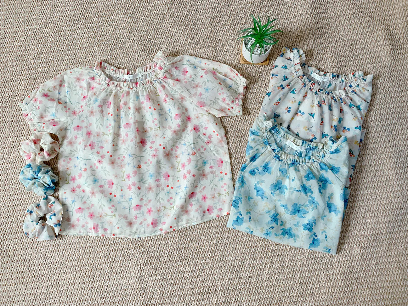 HELLO MILK TEE- 85246 碎花上衣