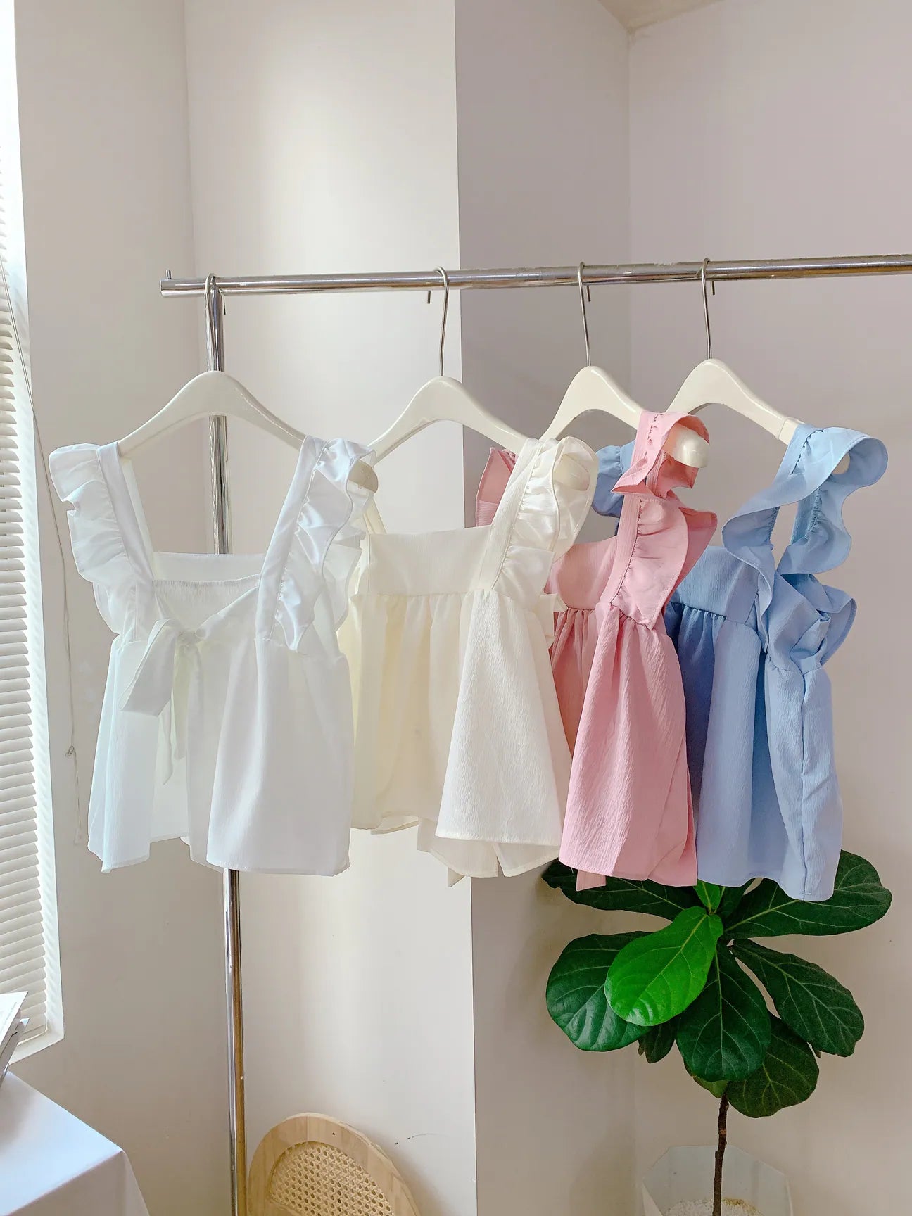 HELLO MILK TEE- 56920 小飛袖上衣