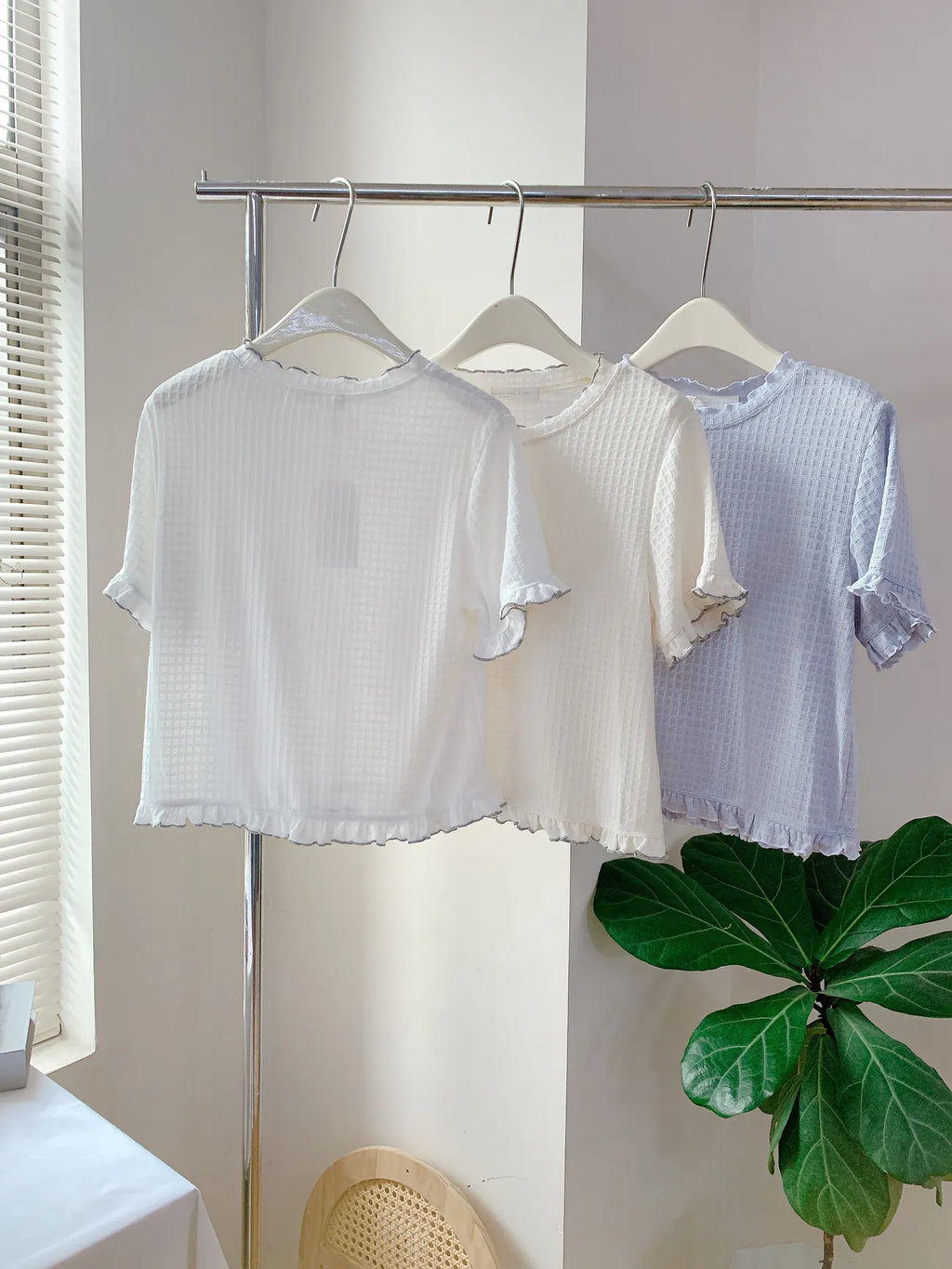 HELLO MILK TEE- 85301 木耳邊上衣