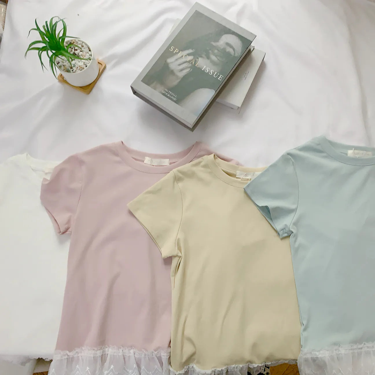 HELLO MILK TEE- 84667 蕾絲邊上衣