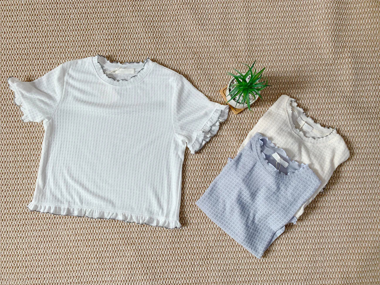 HELLO MILK TEE- 85301 木耳邊上衣