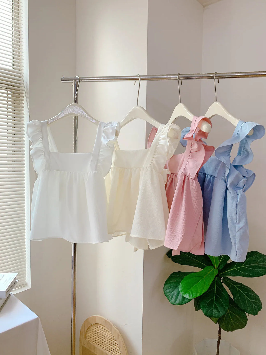 HELLO MILK TEE- 56920 小飛袖上衣