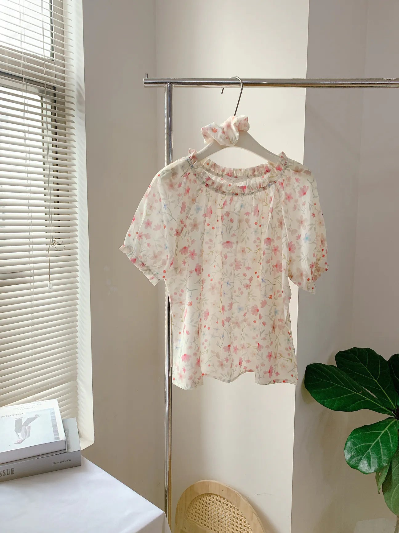 HELLO MILK TEE- 85246 碎花上衣