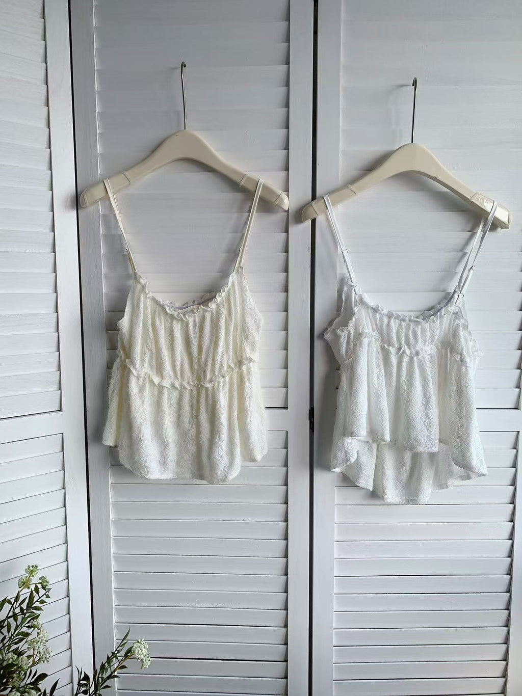 HELLO MILK TEE- 85411 蕾絲吊帶衫