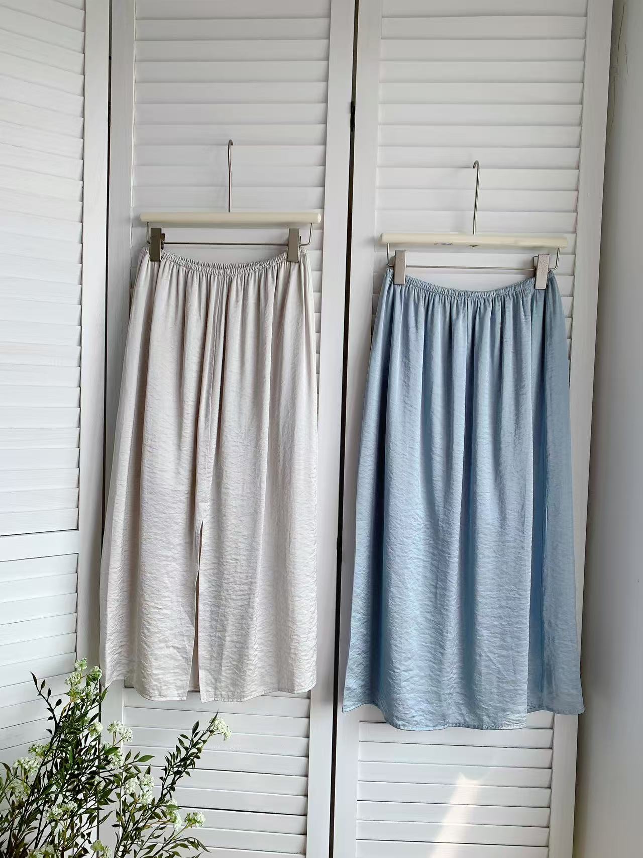 HELLO MILK TEE- 85379 緞面半裙