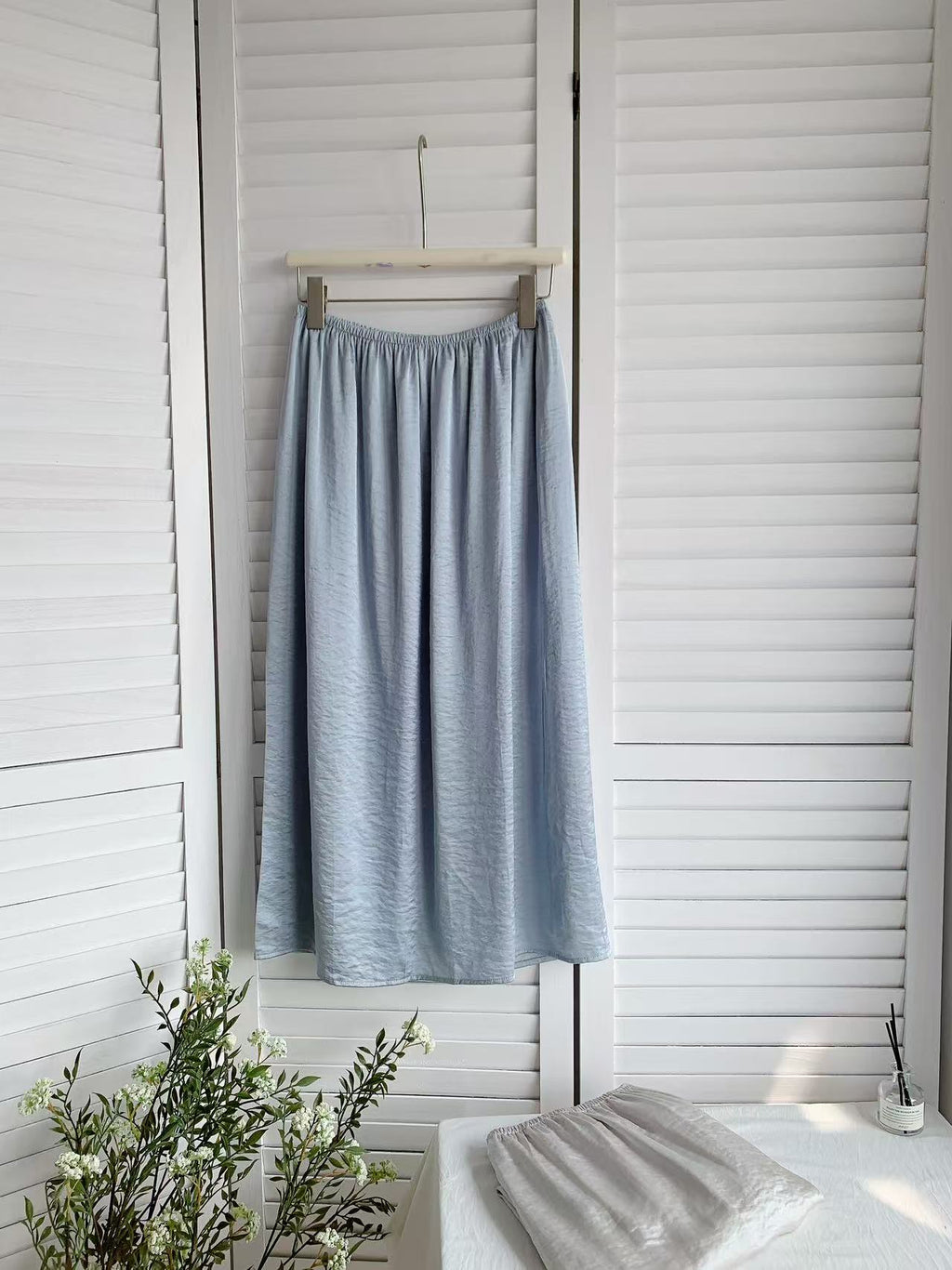 HELLO MILK TEE- 85379 緞面半裙