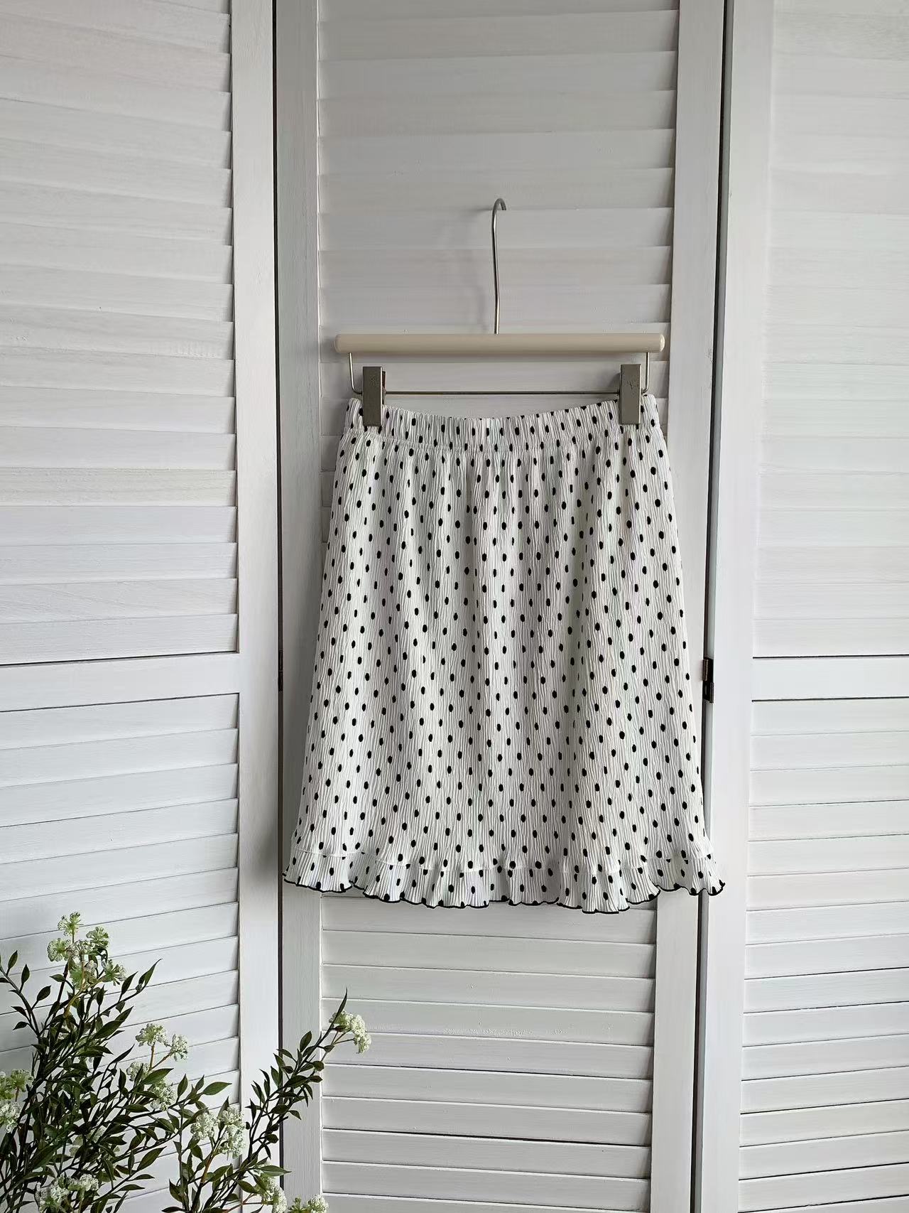 HELLO MILK TEE- 85390 波點半裙