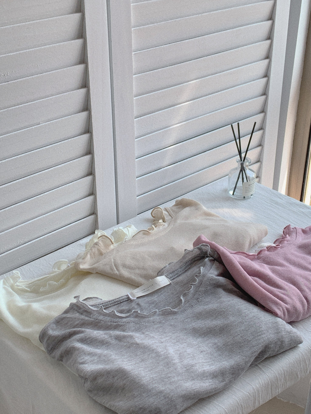 HELLO MILK TEE- 85511 木耳邊上衣