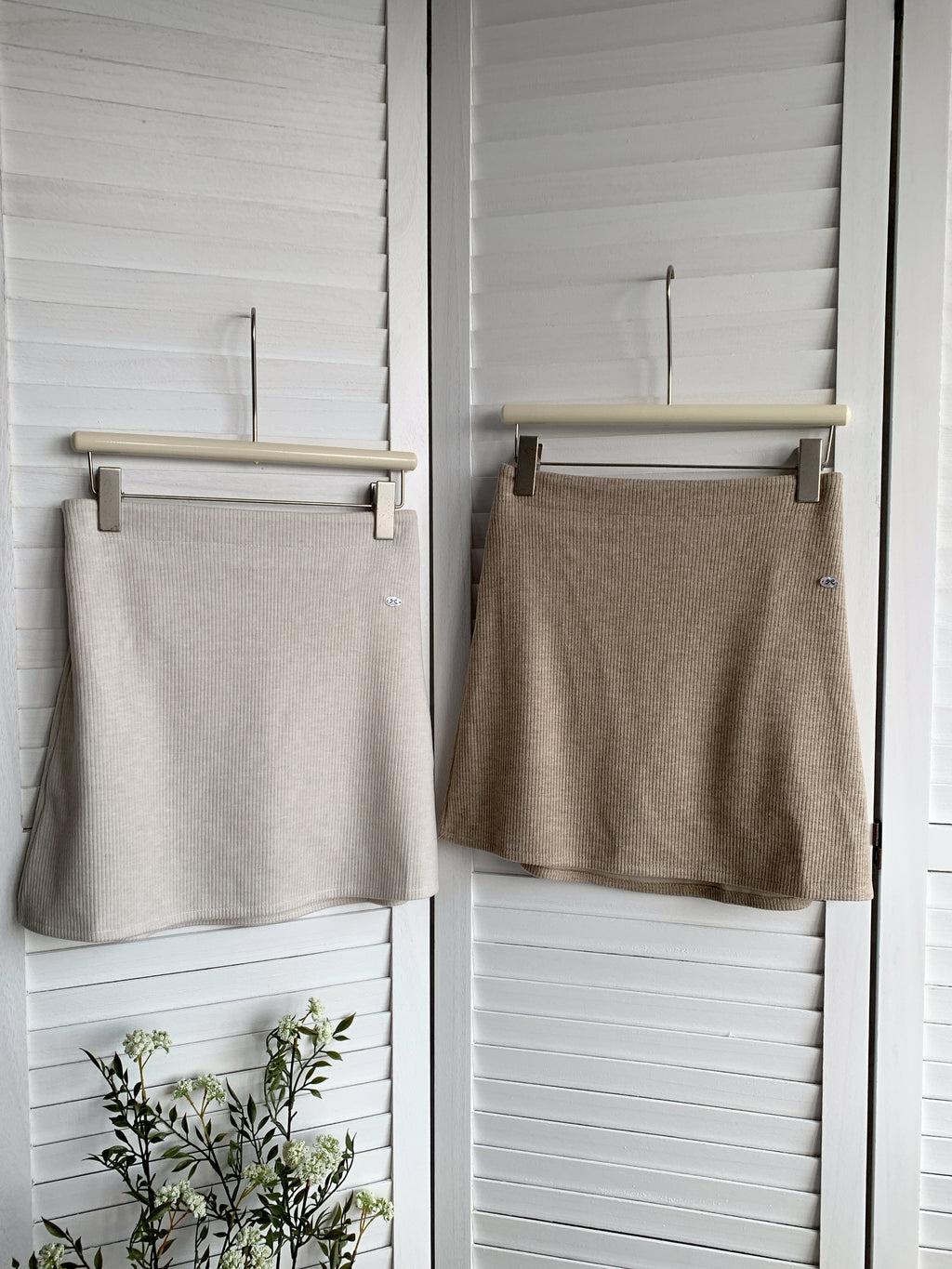 HELLO MILK TEE- 85474 簡約短裙