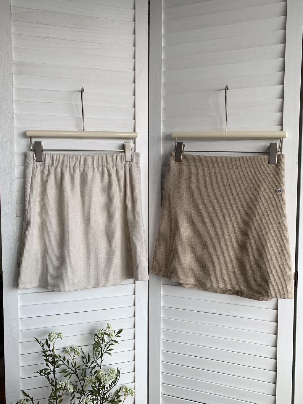 HELLO MILK TEE- 85474 簡約短裙