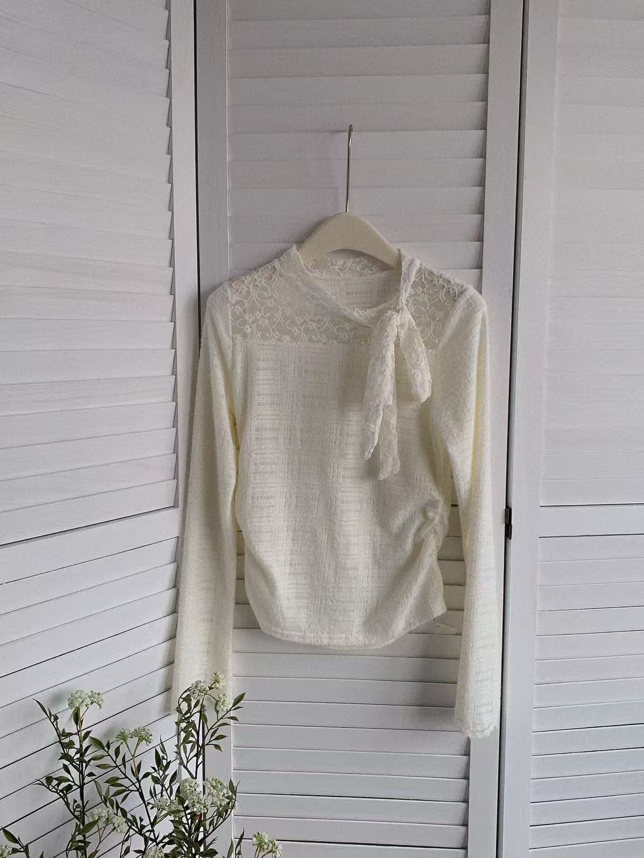 HELLO MILK TEE- 85533 蕾絲上衣