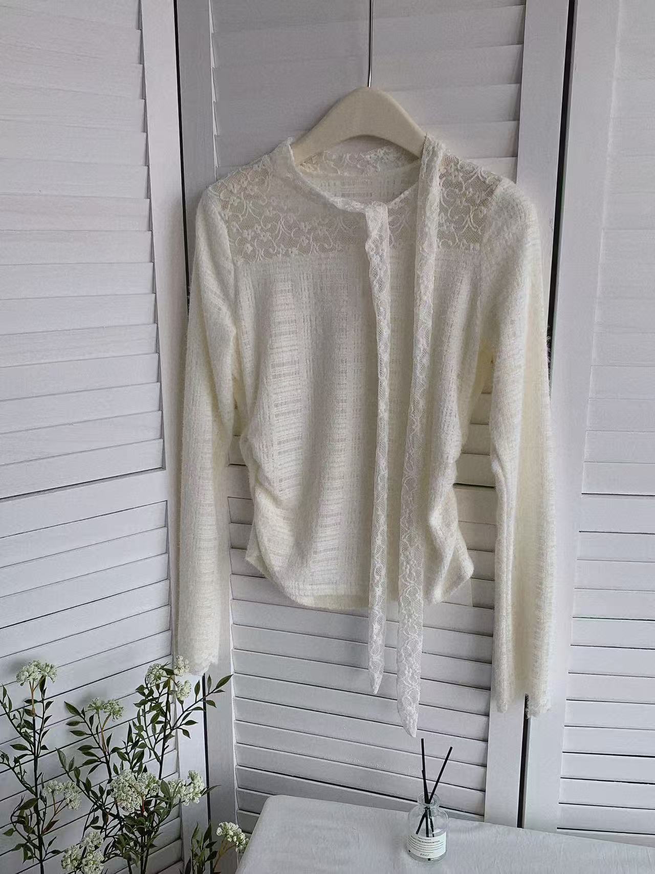 HELLO MILK TEE- 85533 蕾絲上衣