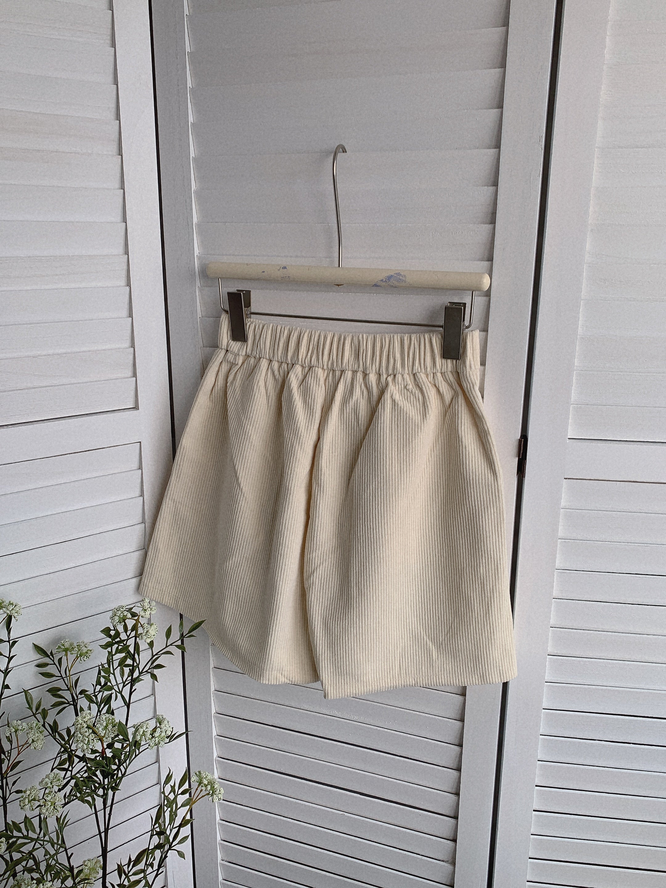 HELLO MILK TEE- 85557  燈芯絨短褲