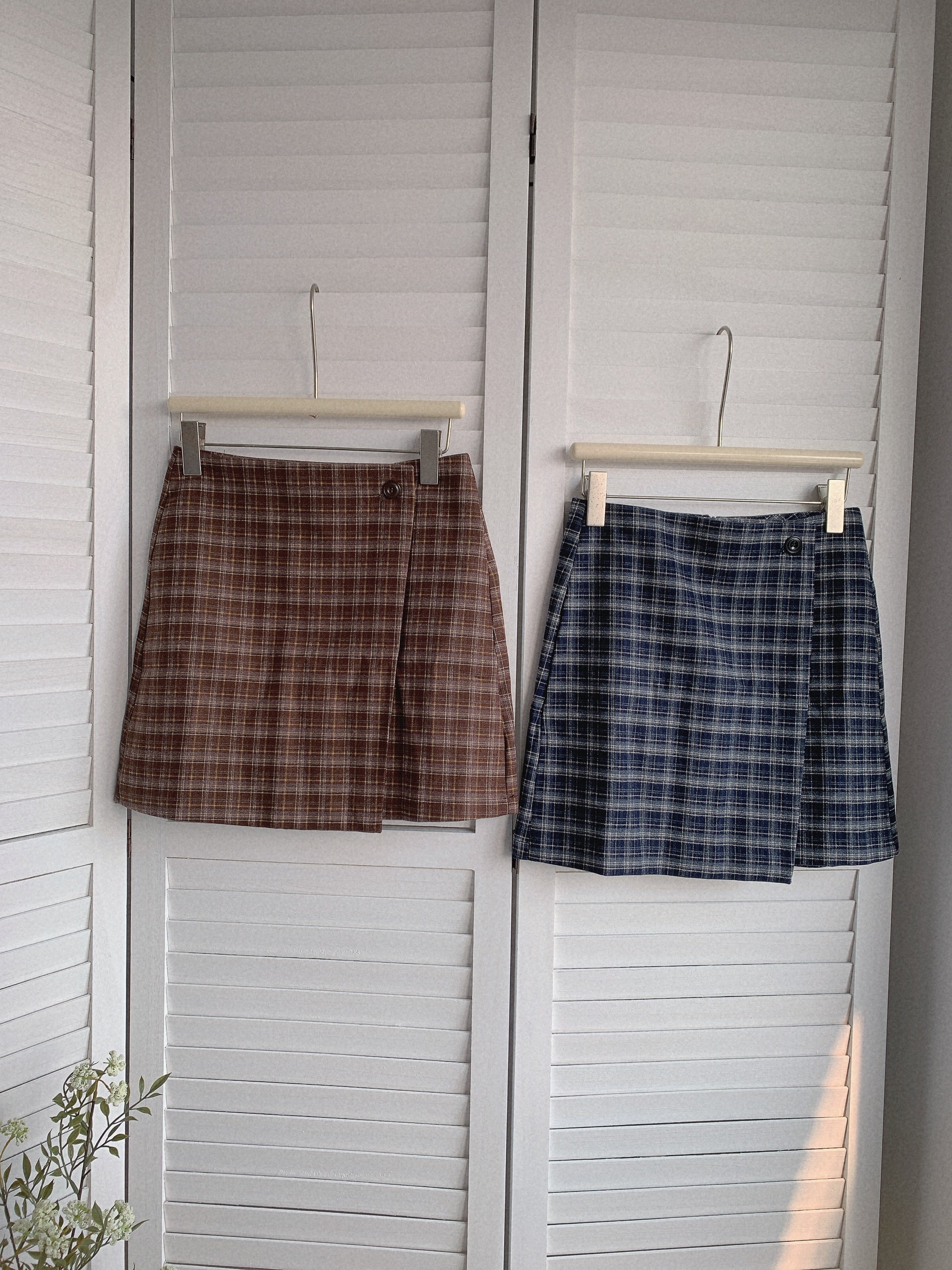 HELLO MILK TEE- 85547 側扣短裙