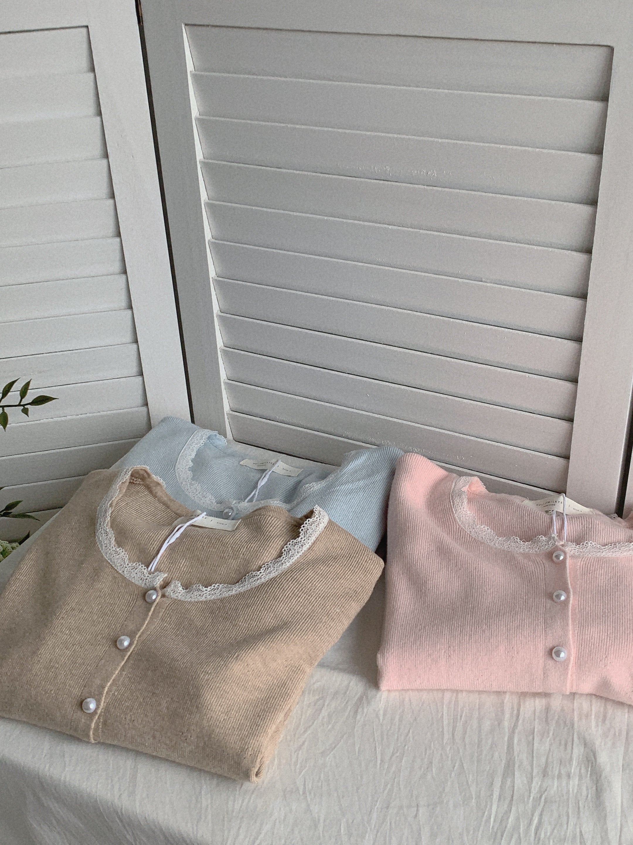 HELLO MILK TEE- 85499 花邊針織衫