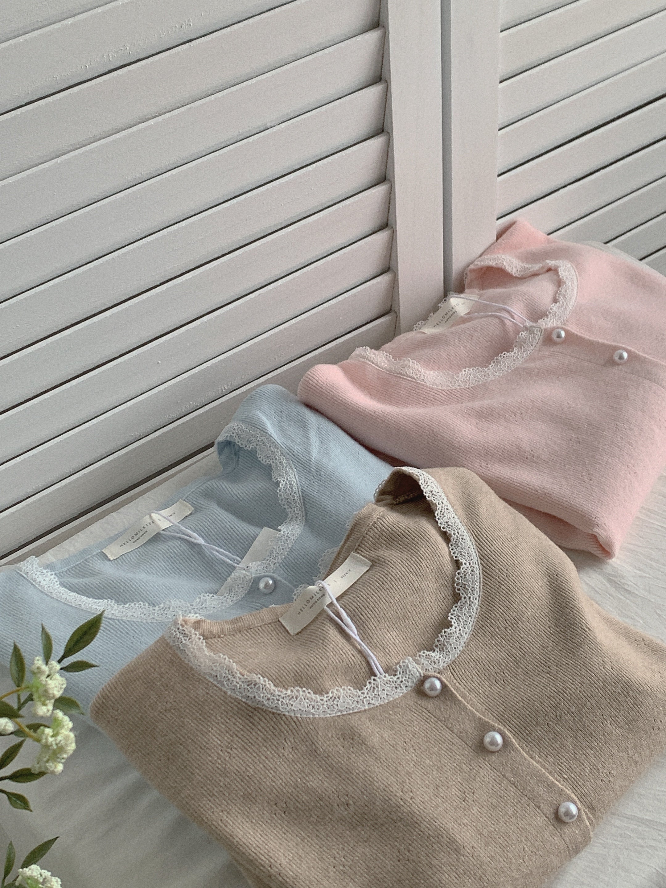 HELLO MILK TEE- 85499 花邊針織衫