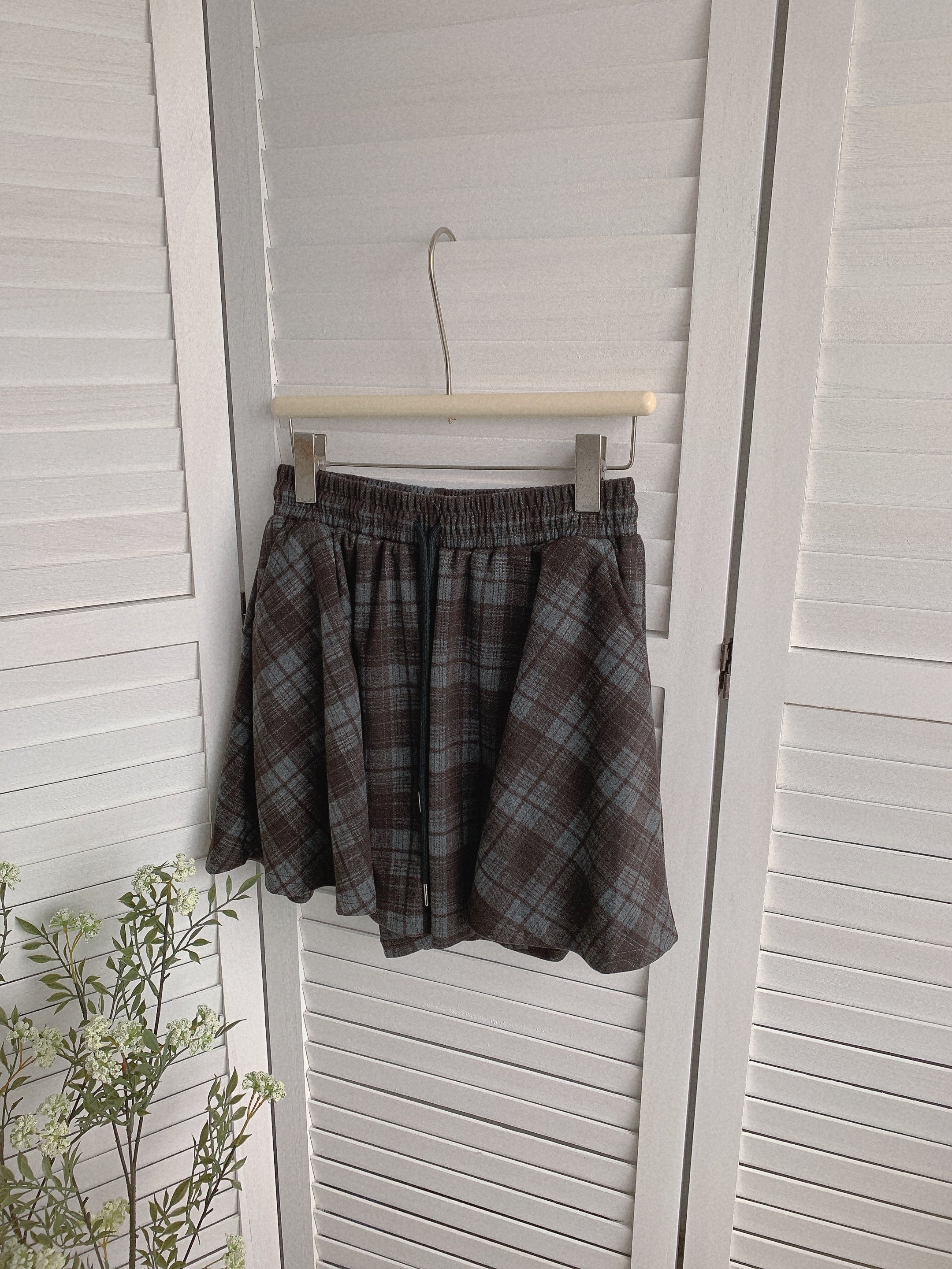 HELLO MILK TEE- 85550 毛呢短褲