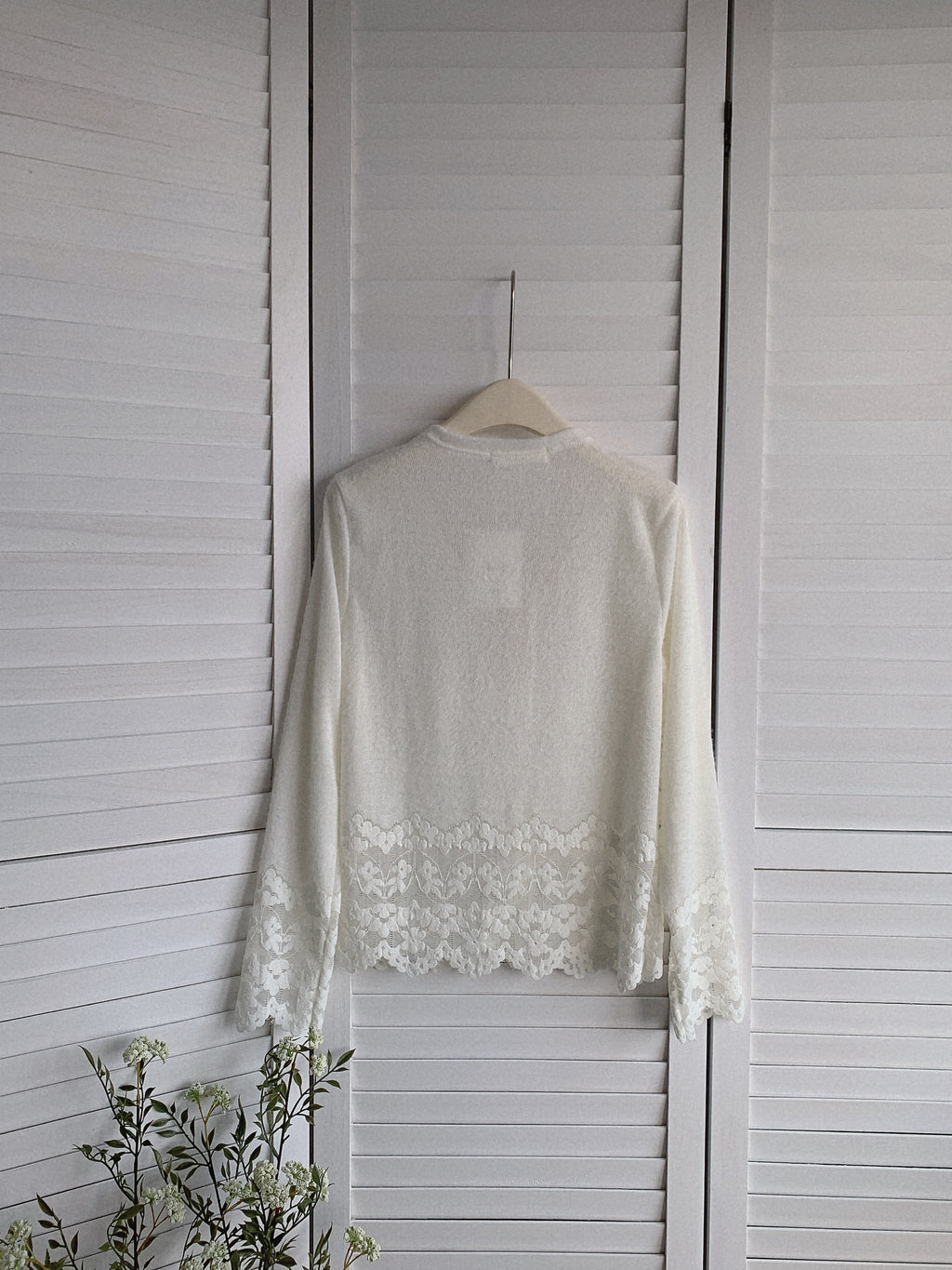 HELLO MILK TEE- 85535 蕾絲拼接衫