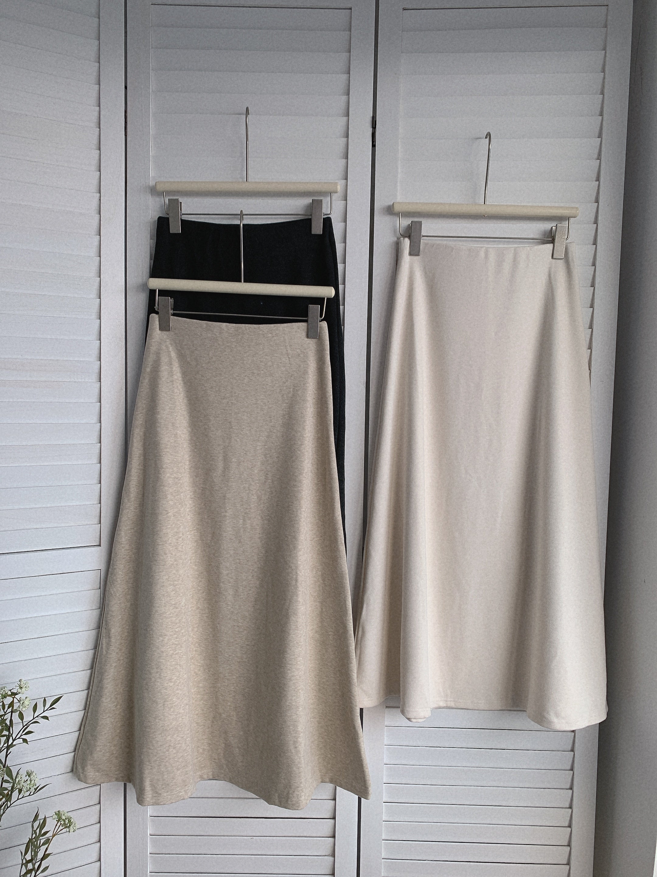 HELLO MILK TEE- 85477 羊絨半裙