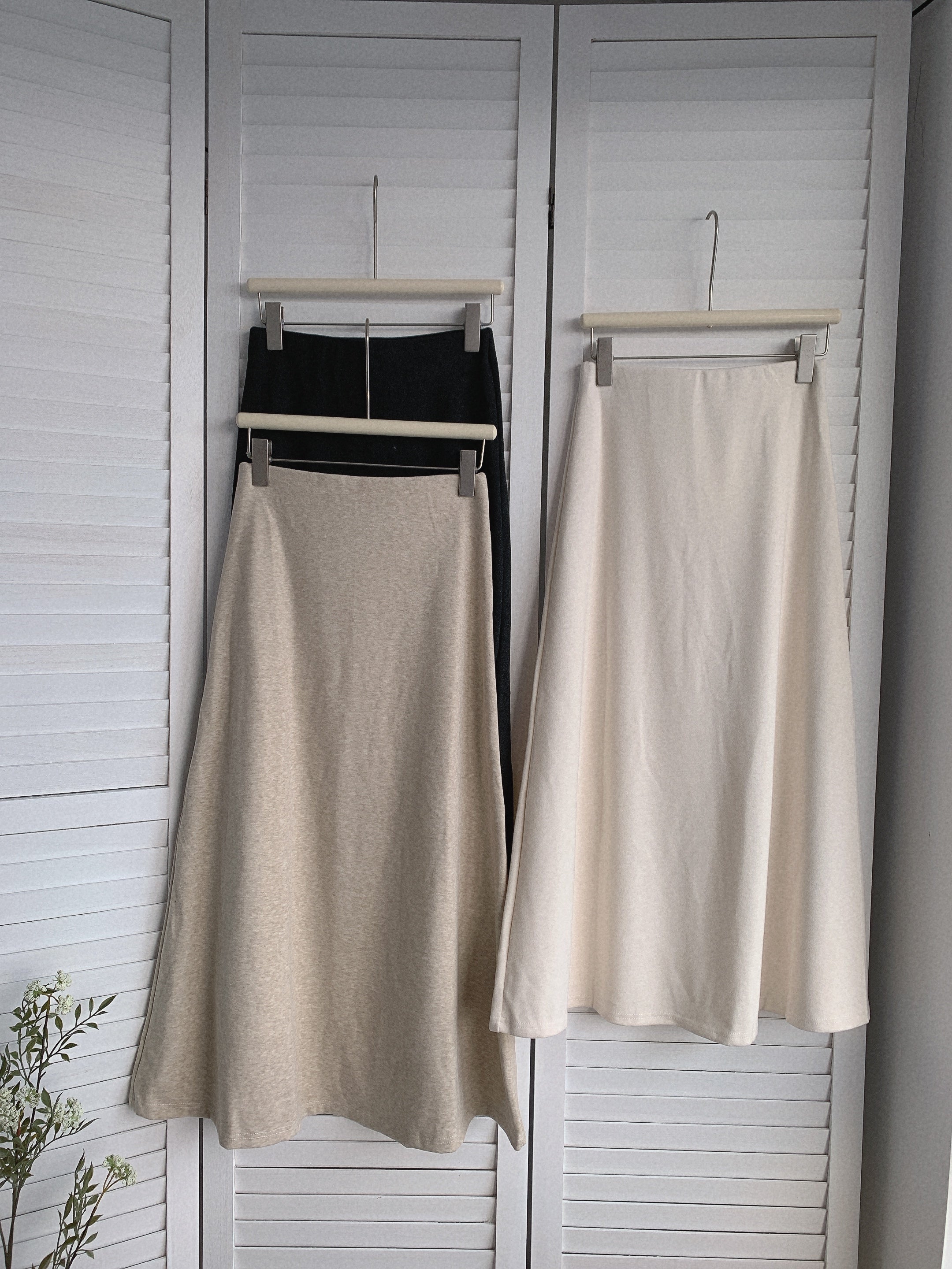 HELLO MILK TEE- 85477 羊絨半裙