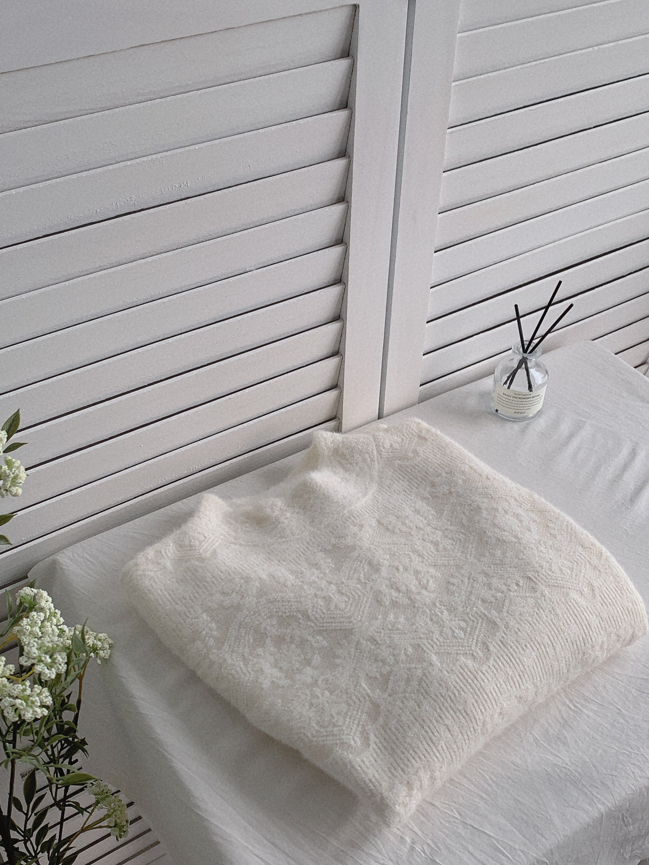 HELLO MILK TEE- 85601 鉤花小衫