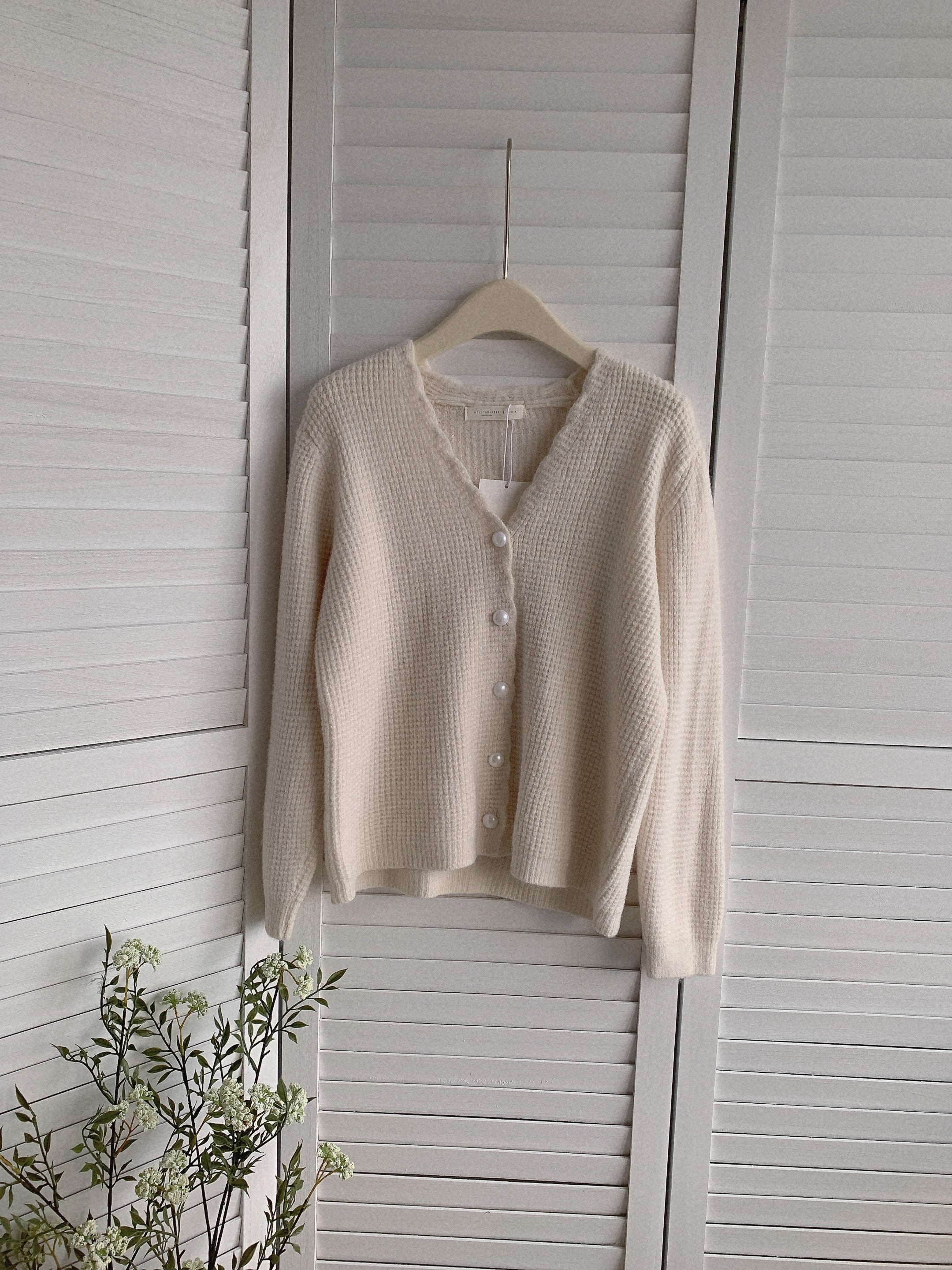 HELLO MILK TEE- 85594 V領針織衫