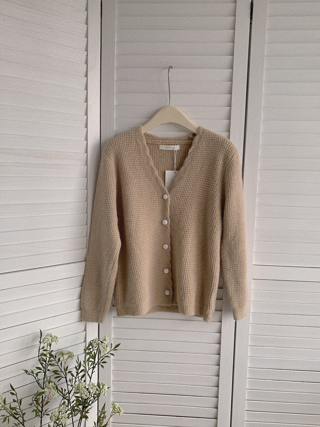 HELLO MILK TEE- 85594 V領針織衫