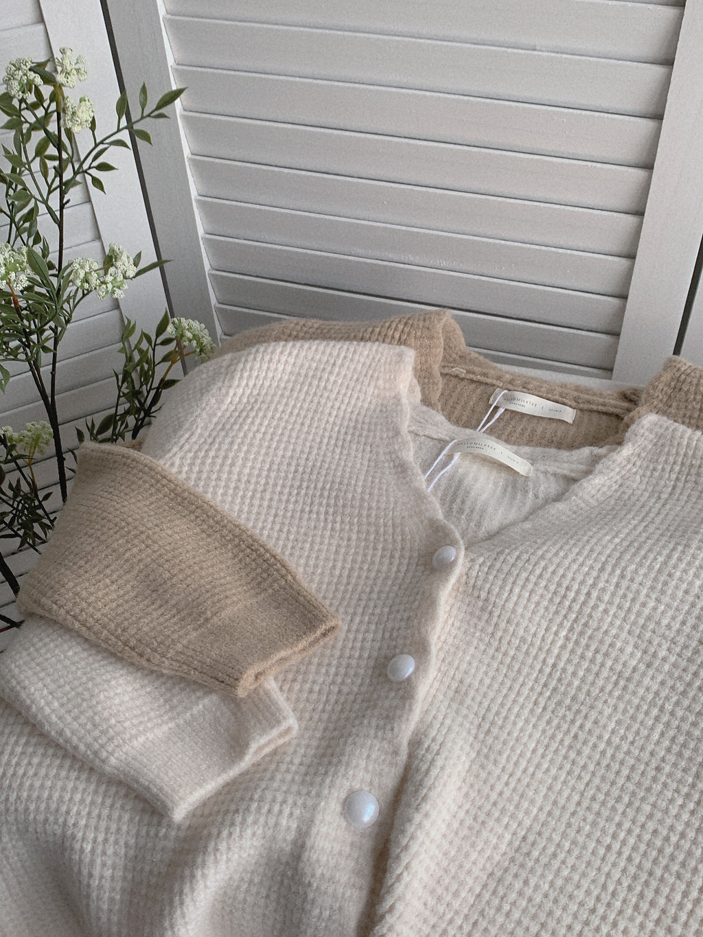 HELLO MILK TEE- 85594 V領針織衫