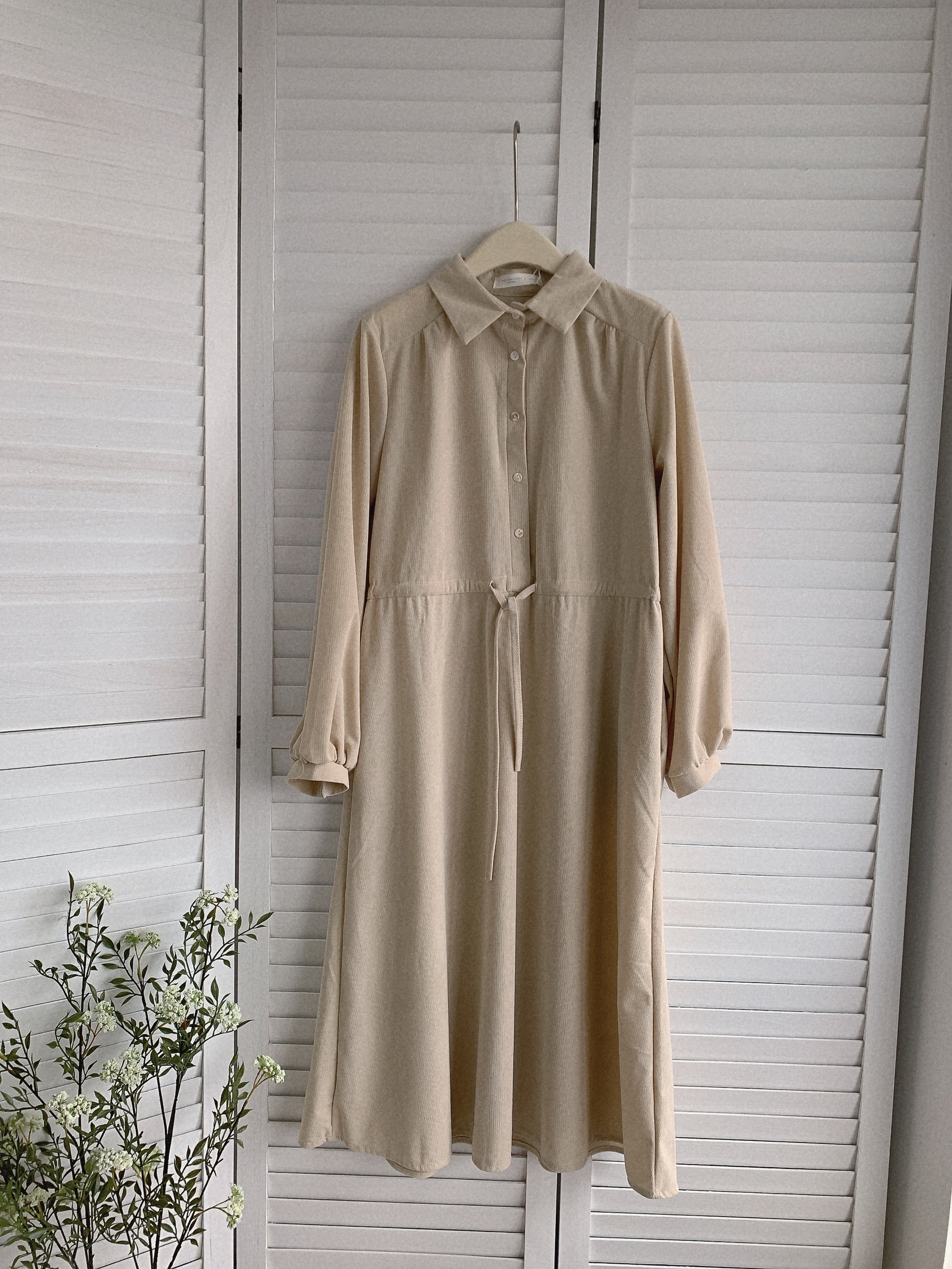 HELLO MILK TEE- 85569 翻領連衣裙