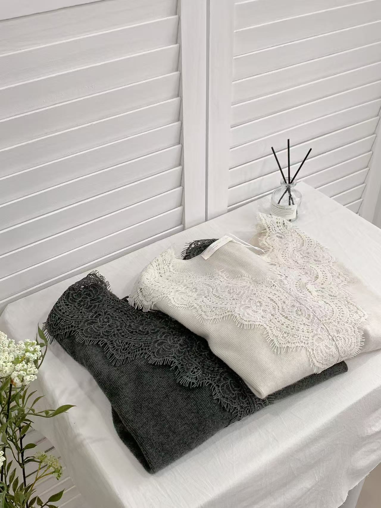 HELLO MILK TEE- 85584 花邊針織衫