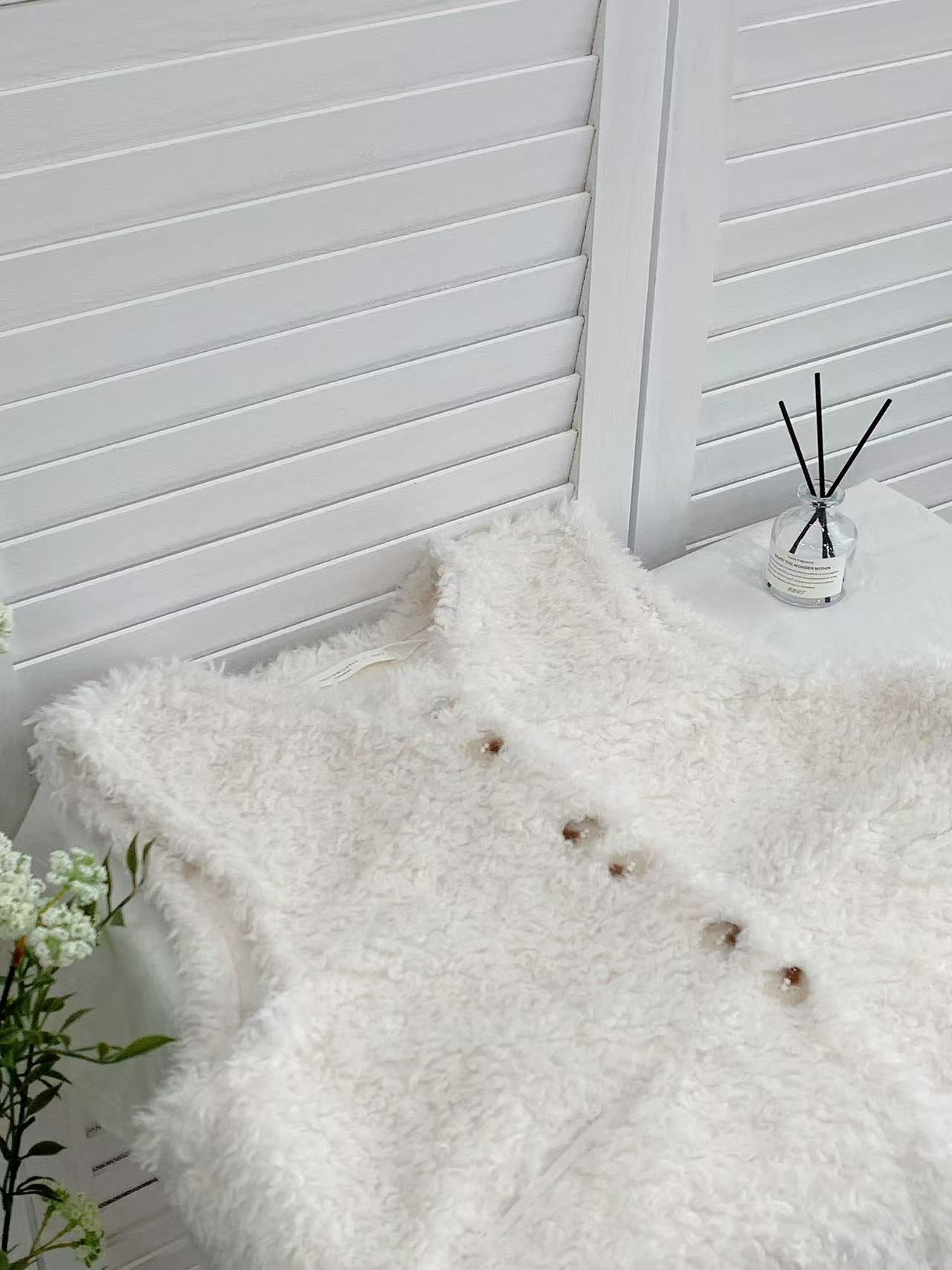 HELLO MILK TEE- 85554 羊羔毛馬甲