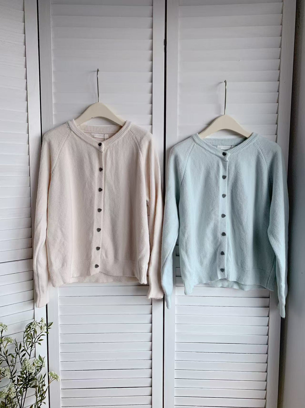 HELLO MILK TEE- 85589 愛心扣開衫