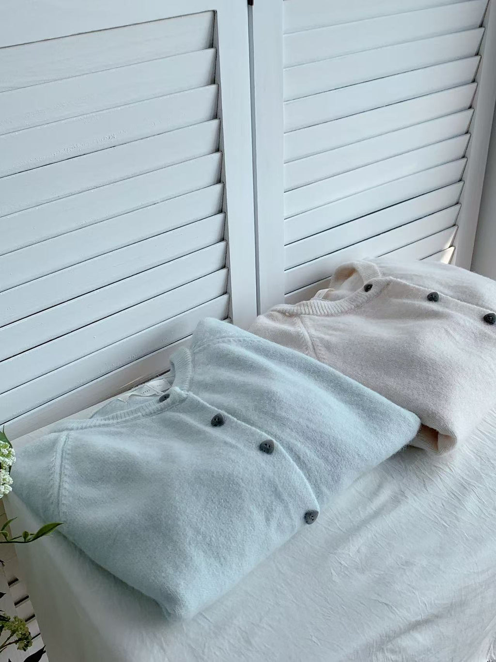 HELLO MILK TEE- 85589 愛心扣開衫