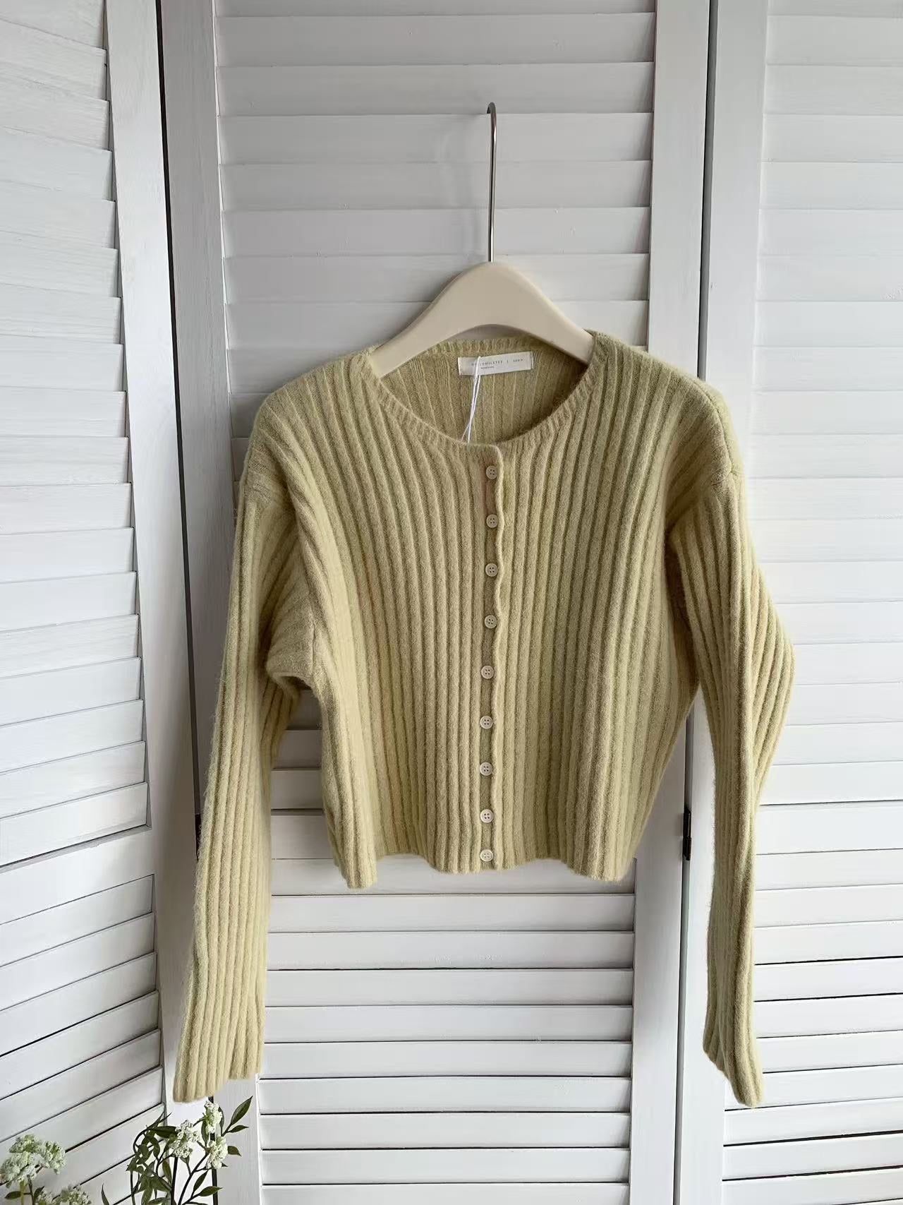 HELLO MILK TEE- 85588 排扣開衫