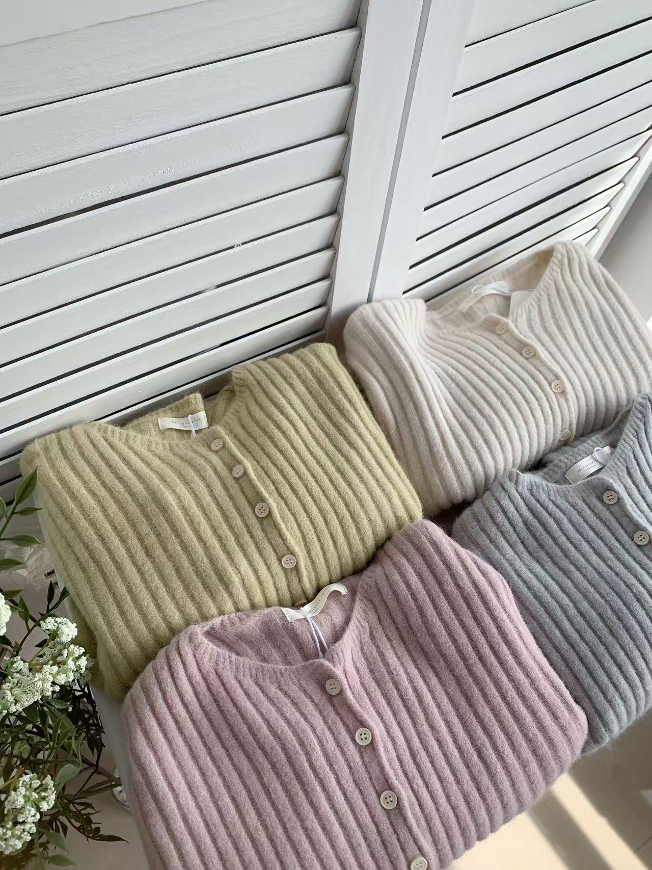 HELLO MILK TEE- 85588 排扣開衫