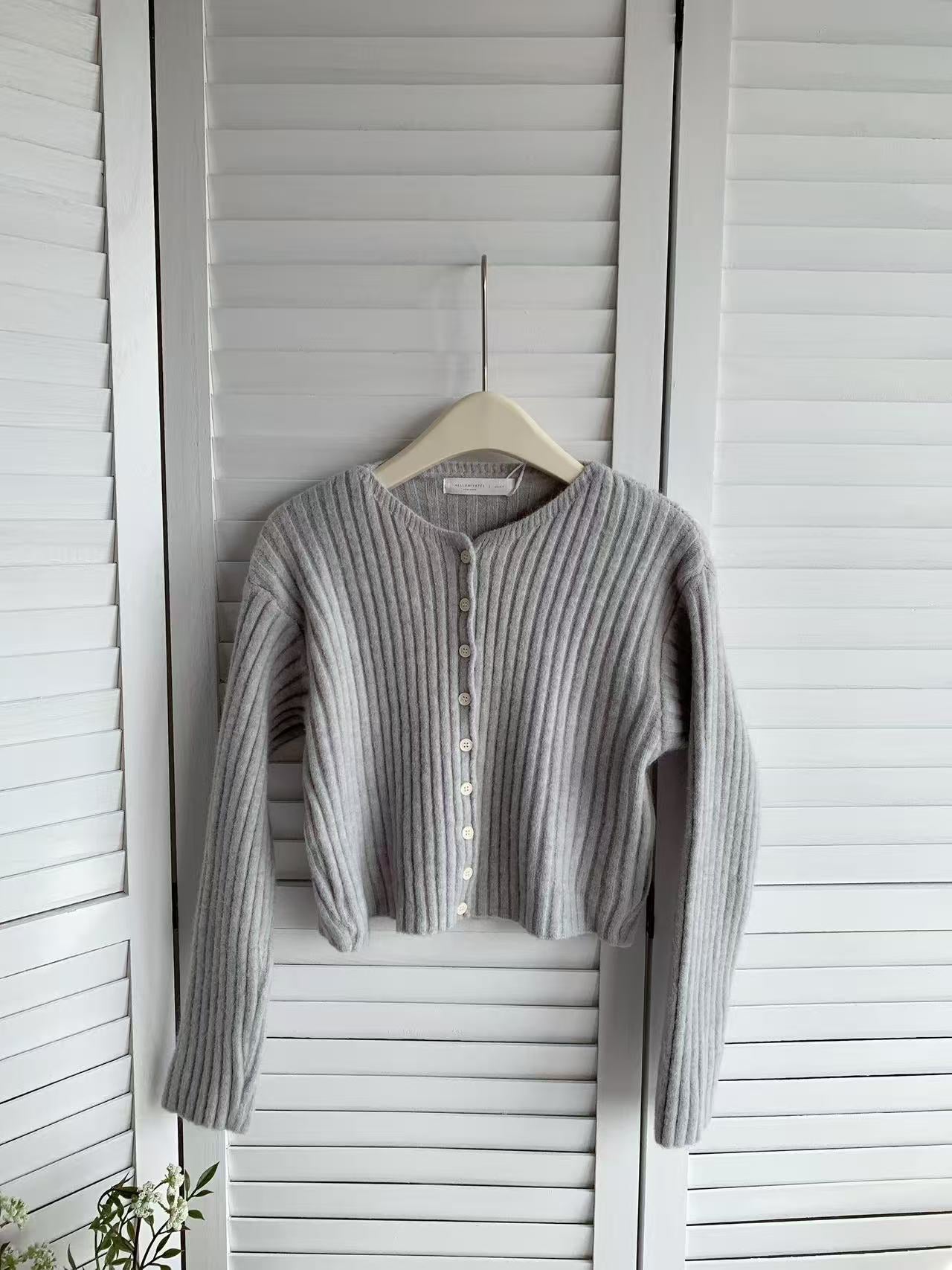 HELLO MILK TEE- 85588 排扣開衫