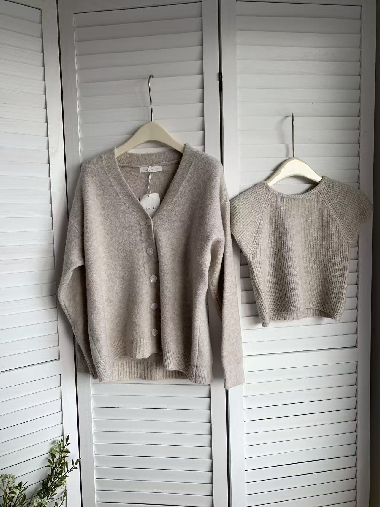 HELLO MILK TEE- 85582 針織兩件套