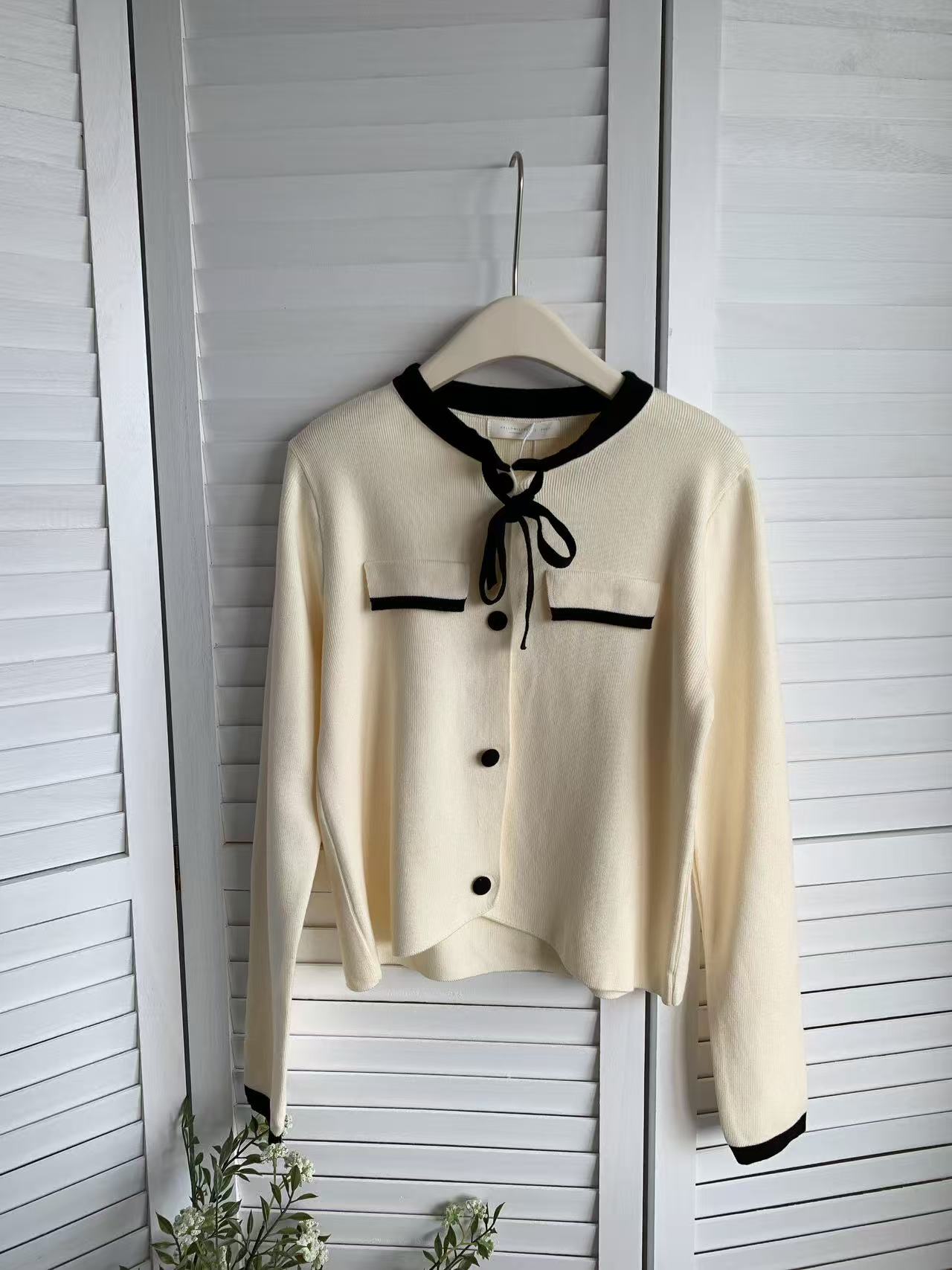 HELLO MILK TEE- 85625 氣質開衫