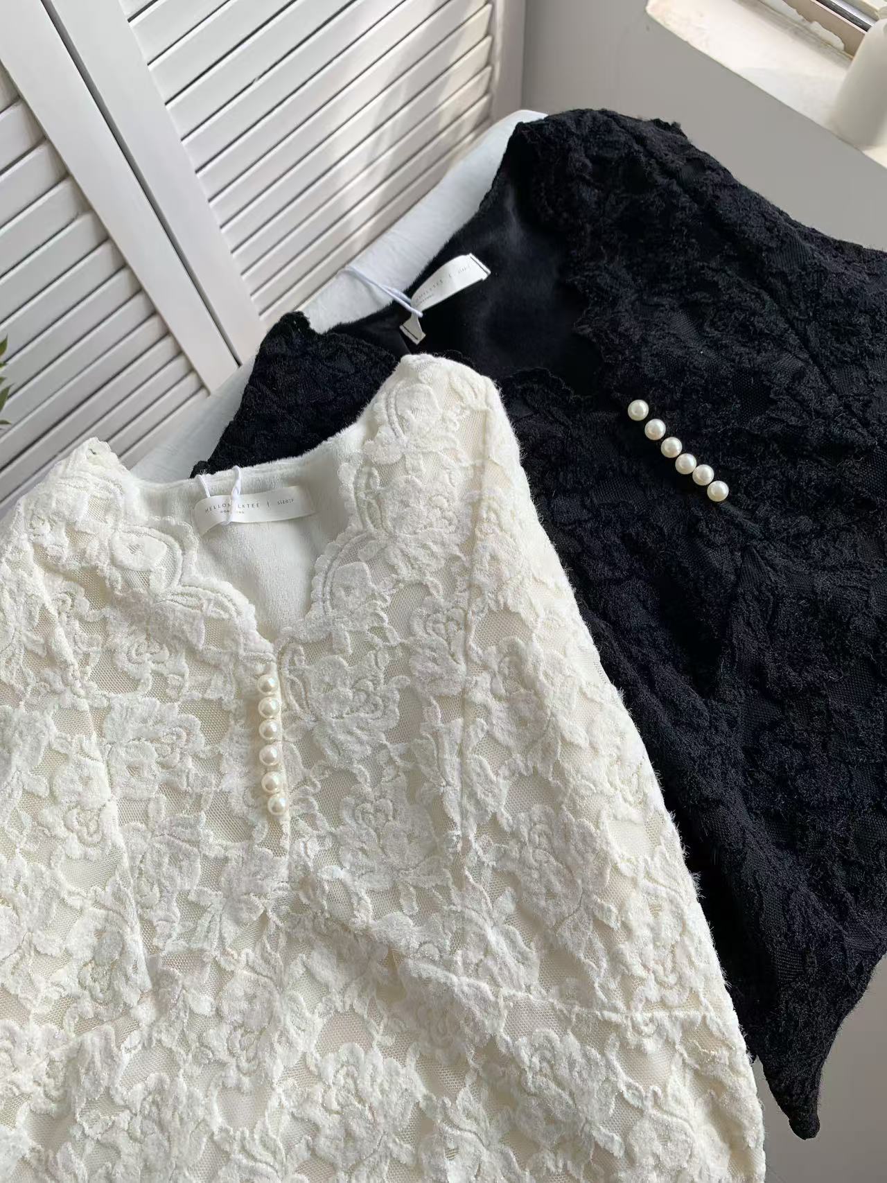 HELLO MILK TEE- 85628 蕾絲上衣