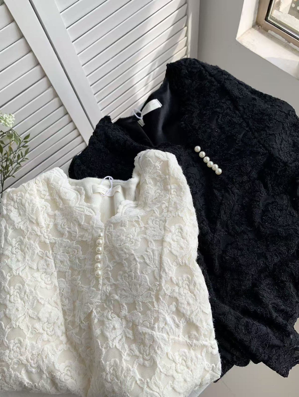 HELLO MILK TEE- 85628 蕾絲上衣